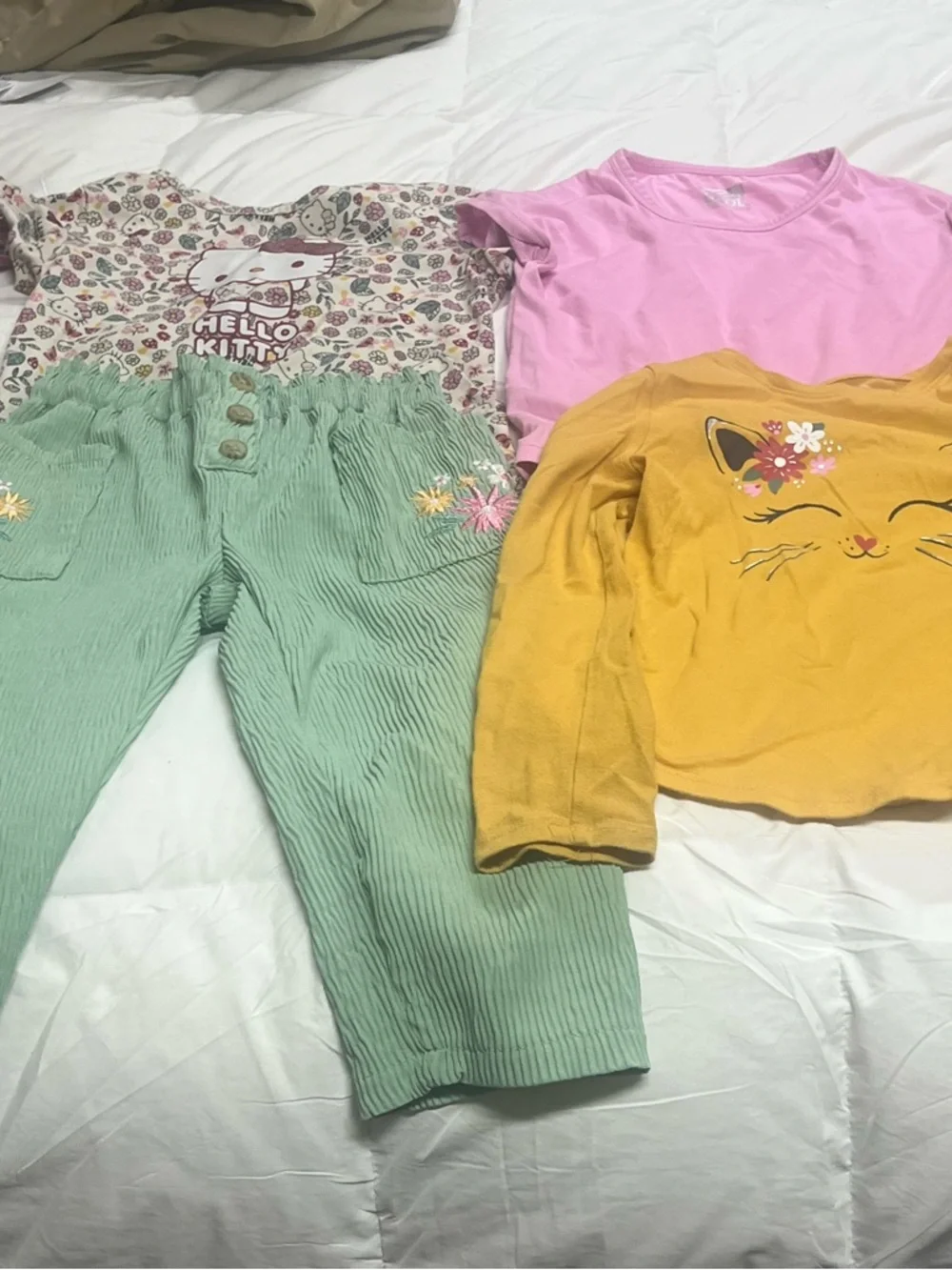 Girl's size 6 clothing bundle - Picture 3 of 7